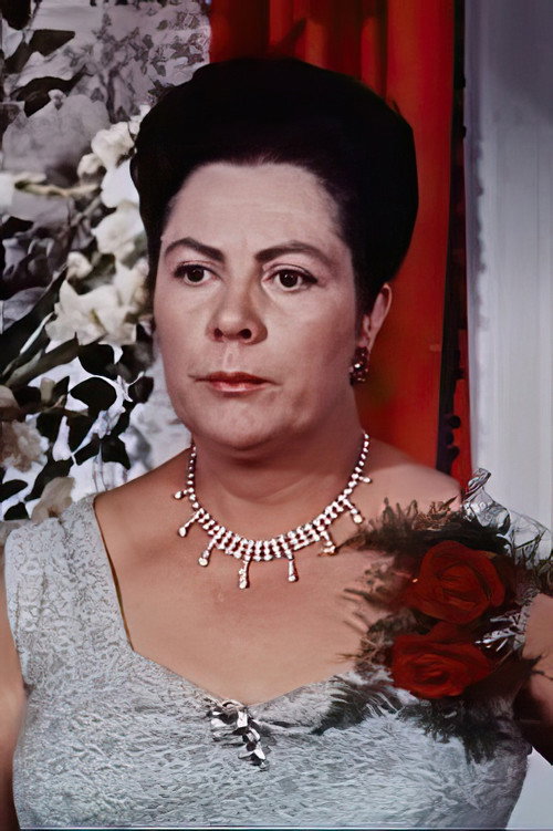 Adrienne Servantie