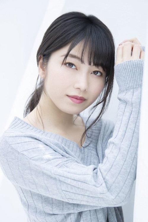 横山由依
