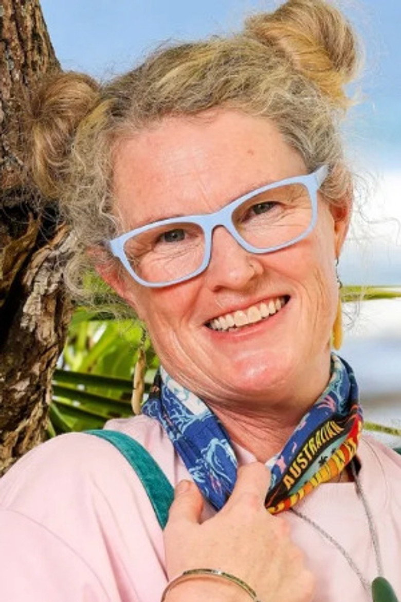 Lauren "Loz" Mac