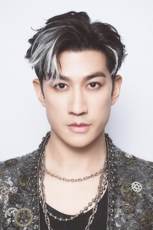 李治廷