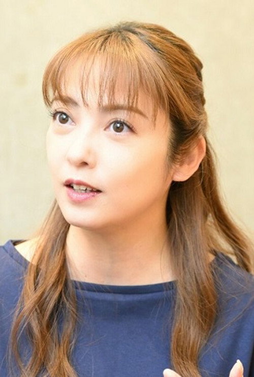 中山エミリ