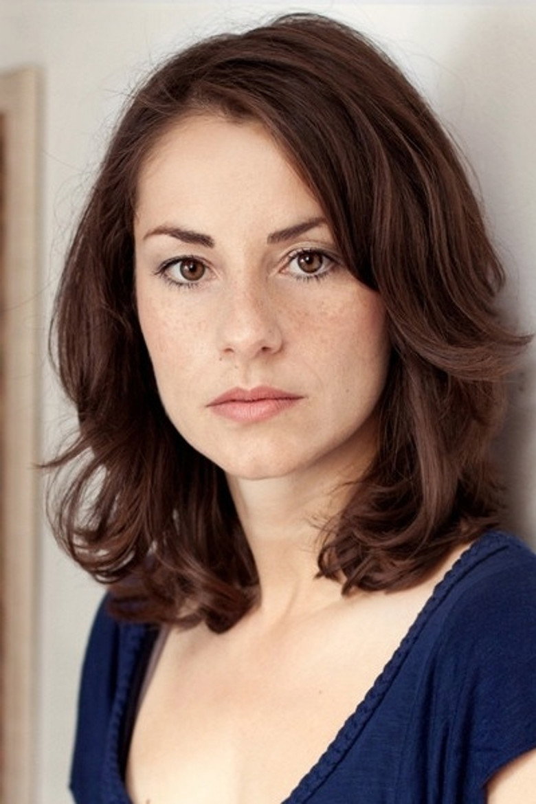 Nina Azizi
